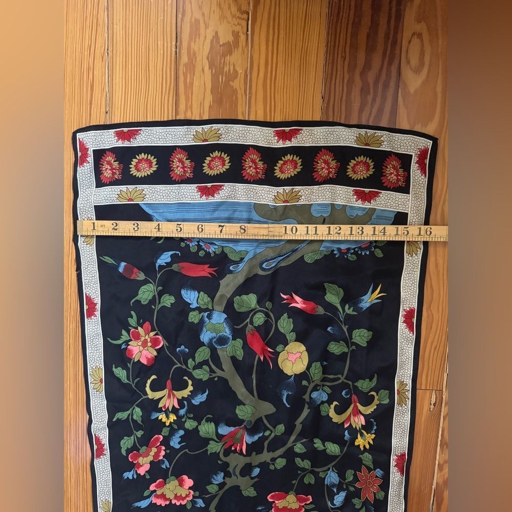 MOMA Scarf - Picture 5 of 5